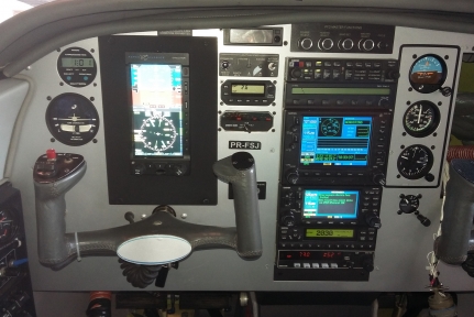 nina.aredes@jet-avionics.com.br