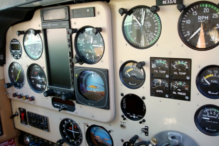 Beechcraft F33A Bonanza 1990